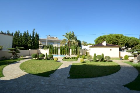 Villa till salu Alicante, Spanien 9 sovrum, 511 kvm. Nr. 139475 - foto 20