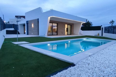Villa till salu Ciudad Quesada, Alicante, Spanien 3 sovrum, 150 kvm. Nr. 139473 - foto 4