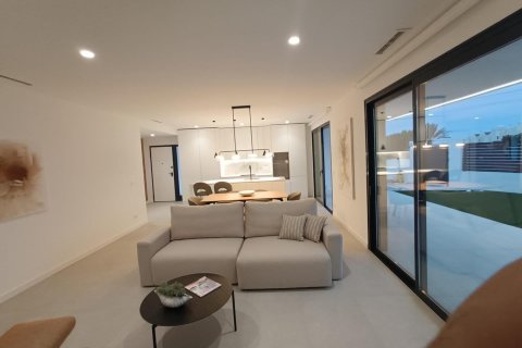 Villa till salu Ciudad Quesada, Alicante, Spanien 3 sovrum, 150 kvm. Nr. 139473 - foto 17