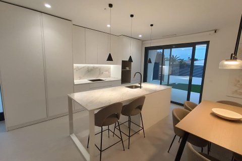 Villa till salu Ciudad Quesada, Alicante, Spanien 3 sovrum, 150 kvm. Nr. 139473 - foto 16