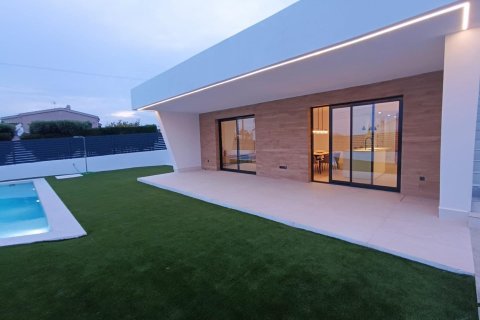Villa till salu Ciudad Quesada, Alicante, Spanien 3 sovrum, 150 kvm. Nr. 139473 - foto 3