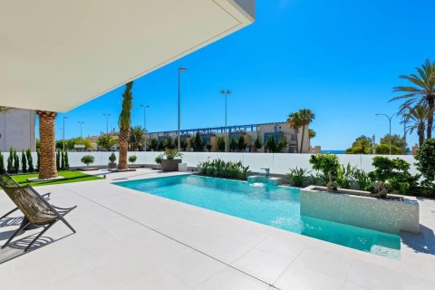 Villa till salu Dehesa De Campoamor, Alicante, Spanien 4 sovrum, 322 kvm. Nr. 139470 - foto 1