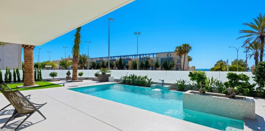 Villa Dehesa De Campoamor, Alicante, Spanien 4 sovrum, 322 kvm. Nr. 139470