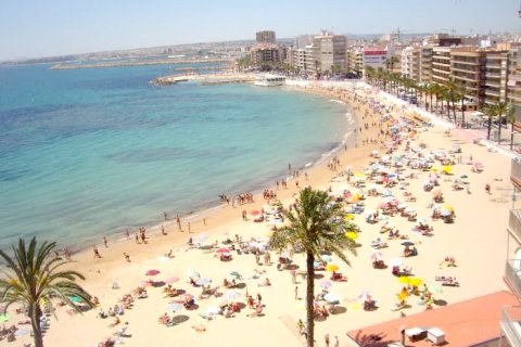Apartamento en venta en Torrevieja, Alicante, España 2 dormitorios, 71 m2 No. 183561 - foto 11