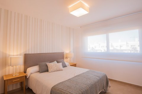 Huoneisto myytävänä Alicante, Espanja, 2 makuuhuonetta, 66 m2 No. 183559 - kuva 12