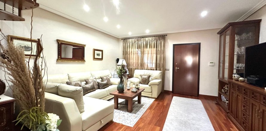 Townhouse à La Siesta, Alicante, Espagne 4 chambres, 260 m2 No. 142494