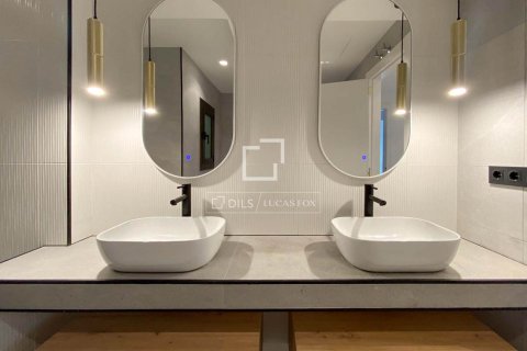 Apartment à vendre à Barcelona, Espagne, 4 chambres, 197 m2 No. 150215 - photo 30