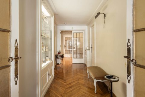 Dzīvoklis pārdošanā Barcelona, Spānijā 5 istabas, 260 m2 Nr. 150214 - attēls 19