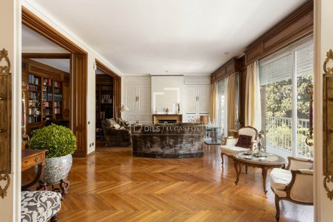 Dzīvoklis pārdošanā Barcelona, Spānijā 5 istabas, 260 m2 Nr. 150214 - attēls 2
