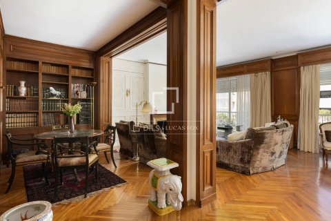 Dzīvoklis Barcelona, Spānijā 5 istabas, 260 m2 Nr. 150214