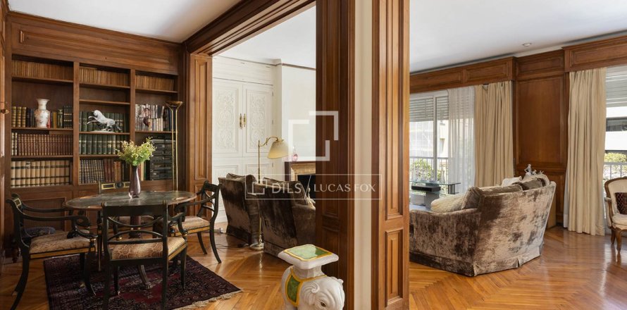 Dzīvoklis Barcelona, Spānijā 5 istabas, 260 m2 Nr. 150214