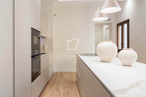 Apartamento en venta en Barcelona, España 3 dormitorios, 155 m2 No. 150212 - foto 14