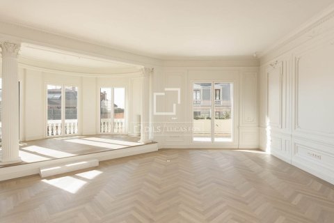 Ático en venta en Barcelona, España 4 dormitorios, 268 m2 No. 150209 - foto 5