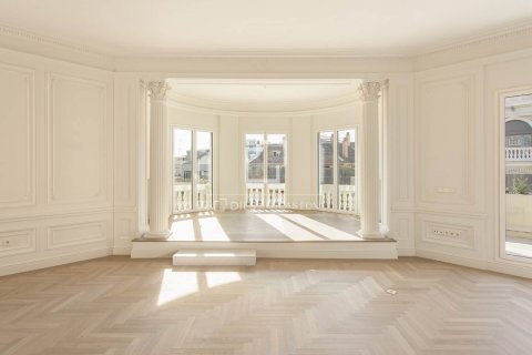 Ático en venta en Barcelona, España 4 dormitorios, 268 m2 No. 150209 - foto 3