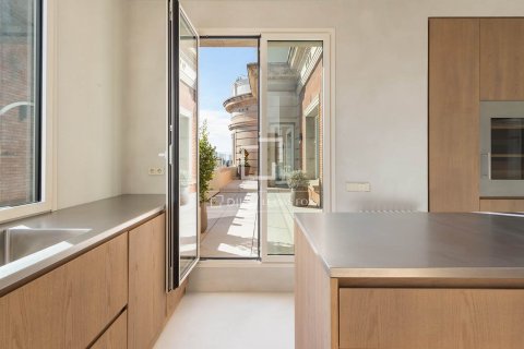 Ático en venta en Barcelona, España 4 dormitorios, 268 m2 No. 150209 - foto 13