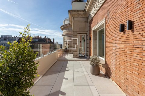 Ático en venta en Barcelona, España 4 dormitorios, 268 m2 No. 150209 - foto 17