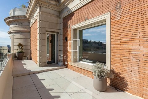 Ático en venta en Barcelona, España 4 dormitorios, 268 m2 No. 150209 - foto 18