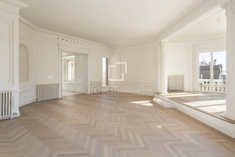 Ático en venta en Barcelona, España 4 dormitorios, 268 m2 No. 150209 - foto 8