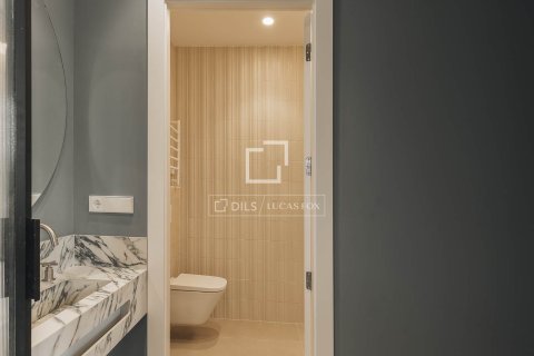 Huoneisto myytävänä Barcelona, Espanja, 3 makuuhuonetta, 150 m2 No. 150213 - kuva 16