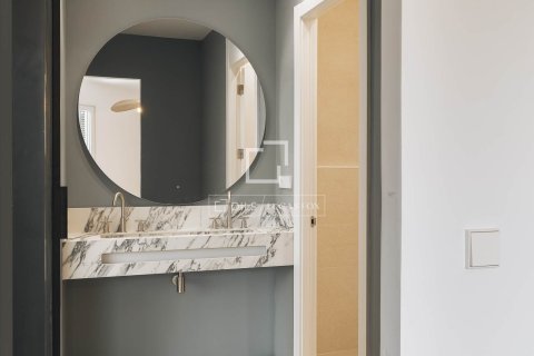 Huoneisto myytävänä Barcelona, Espanja, 3 makuuhuonetta, 150 m2 No. 150213 - kuva 15