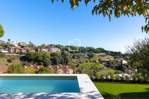 Villa for sale in Arenys de Mar, Barcelona, Spain 4 bedrooms, 345 sq.m. No. 150210 - photo 11