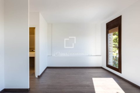 Villa for sale in Arenys de Mar, Barcelona, Spain 4 bedrooms, 345 sq.m. No. 150210 - photo 28