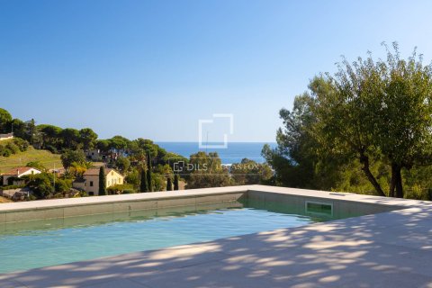 Villa for sale in Arenys de Mar, Barcelona, Spain 4 bedrooms, 345 sq.m. No. 150210 - photo 30