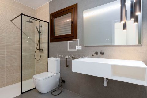 Villa for sale in Arenys de Mar, Barcelona, Spain 4 bedrooms, 345 sq.m. No. 150210 - photo 27