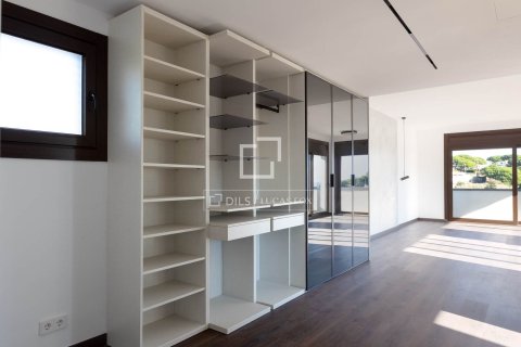 Villa for sale in Arenys de Mar, Barcelona, Spain 4 bedrooms, 345 sq.m. No. 150210 - photo 23