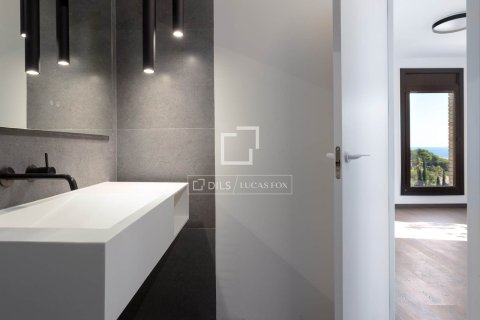 Villa for sale in Arenys de Mar, Barcelona, Spain 4 bedrooms, 345 sq.m. No. 150210 - photo 29