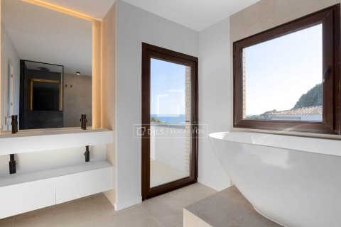 Villa for sale in Arenys de Mar, Barcelona, Spain 4 bedrooms, 345 sq.m. No. 150210 - photo 19