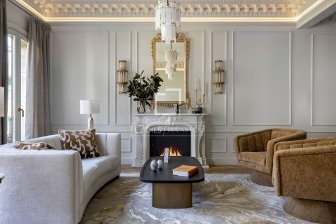 Apartamento en Barcelona, España 3 dormitorios, 198 m2 No. 150211