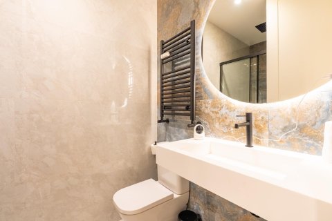Apartment for sale in Madrid, Spain 3 bedrooms, 144 sq.m. No. 148785 - photo 24