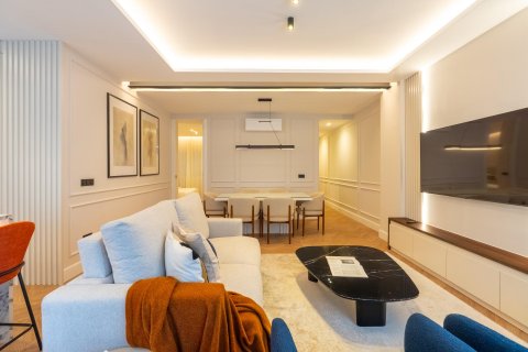 Apartment for sale in Madrid, Spain 3 bedrooms, 144 sq.m. No. 148785 - photo 5