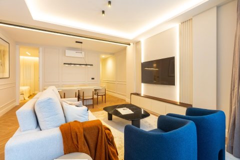 Apartment for sale in Madrid, Spain 3 bedrooms, 144 sq.m. No. 148785 - photo 6