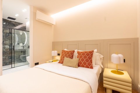Apartment for sale in Madrid, Spain 3 bedrooms, 144 sq.m. No. 148785 - photo 18