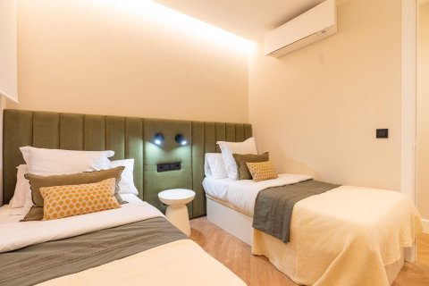 Apartment for sale in Madrid, Spain 3 bedrooms, 144 sq.m. No. 148785 - photo 28