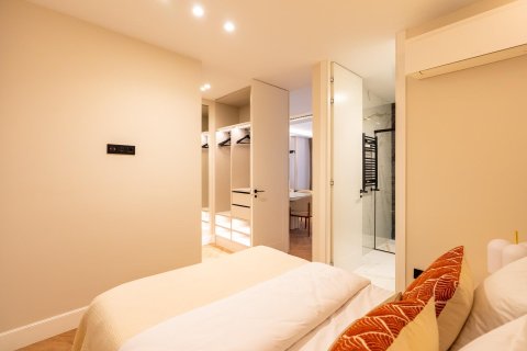 Apartment for sale in Madrid, Spain 3 bedrooms, 144 sq.m. No. 148785 - photo 19