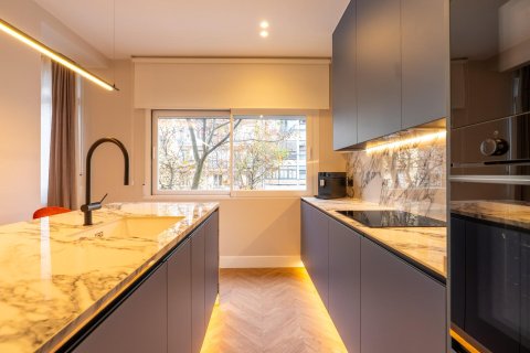 Apartment for sale in Madrid, Spain 3 bedrooms, 144 sq.m. No. 148785 - photo 14