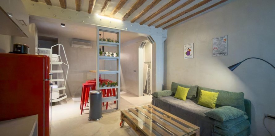 Apartment in Madrid, Spain 3 bedrooms, 97 sq.m. No. 148782