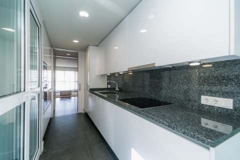 Apartment for rent in Madrid, Spain 2 bedrooms, 110 sq.m. No. 148786 - photo 18