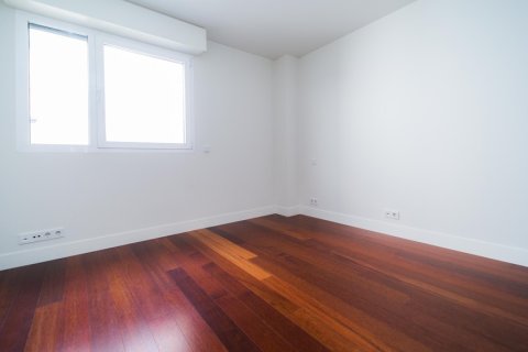 Apartment for rent in Madrid, Spain 2 bedrooms, 110 sq.m. No. 148786 - photo 13