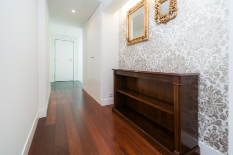 Apartment for rent in Madrid, Spain 2 bedrooms, 110 sq.m. No. 148786 - photo 16