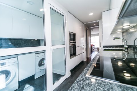 Apartment for rent in Madrid, Spain 2 bedrooms, 110 sq.m. No. 148786 - photo 19