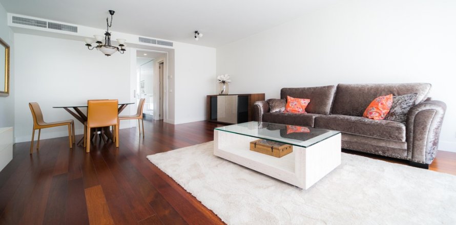 Apartment in Madrid, Spain 2 bedrooms, 110 sq.m. No. 148786