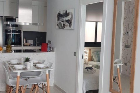 Huoneisto myytävänä Torrevieja, Alicante, Espanja, 2 makuuhuonetta, 55 m2 No. 149553 - kuva 12