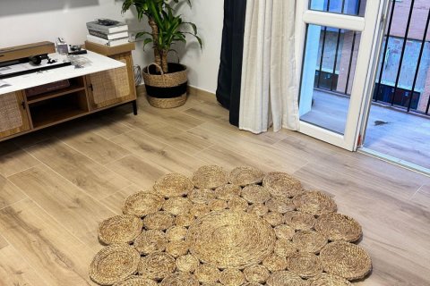 Lägenhet för uthyrning i Alicante, Spanien 3 sovrum, 83 kvm. Nr. 149558 - foto 8