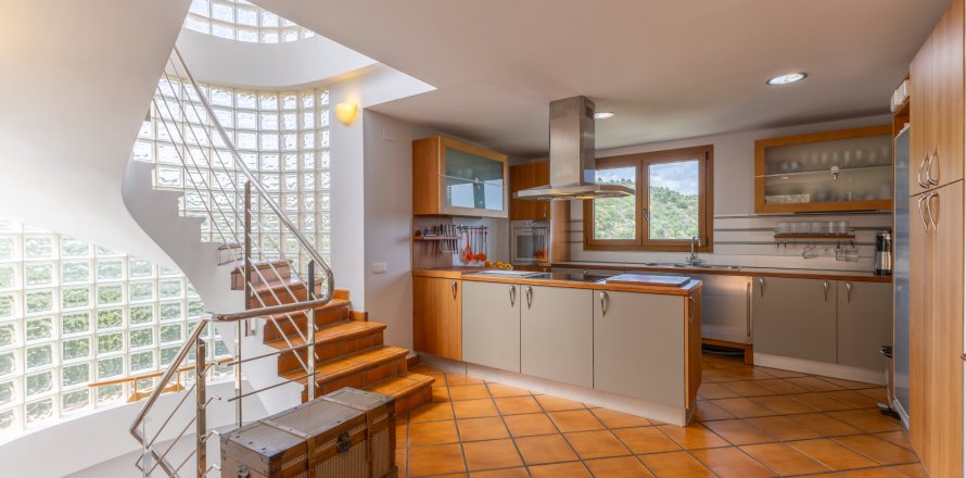 Casa adosada en Torres, Jaén, España 3 dormitorios, 174 m2 No. 149687