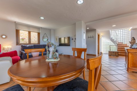 Casa adosada en venta en Torres, Jaén, España 3 dormitorios, 174 m2 No. 149687 - foto 14