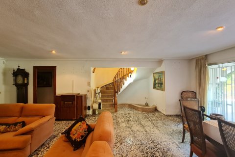 Villa en venta en Paterna, València, España 5 dormitorios, 498 m2 No. 149689 - foto 12